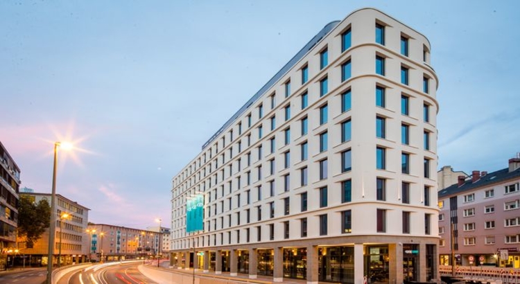 Motel One Frankfurt Römer Foto Motel One